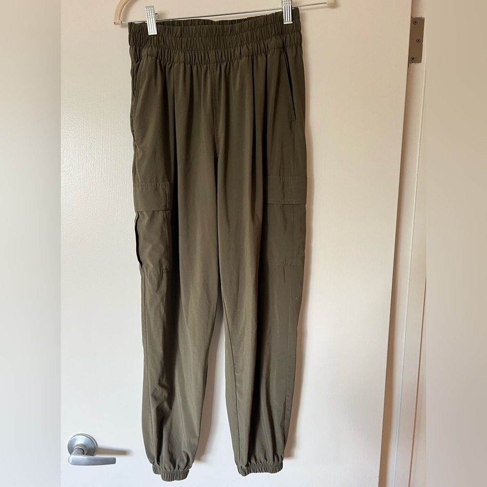 Vuori Women’s Villa Cargo Joggers